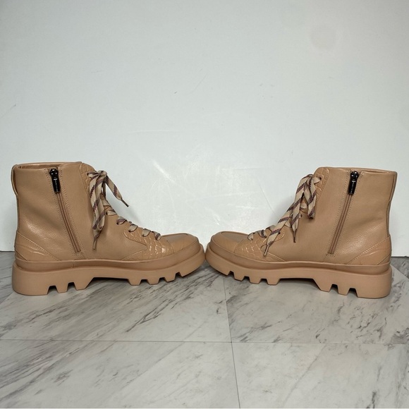 Vince Camuto Korigan Pink Tan Leather Lace Up Lug Sole Boot 9 1/2 M - Picture 5 of 15